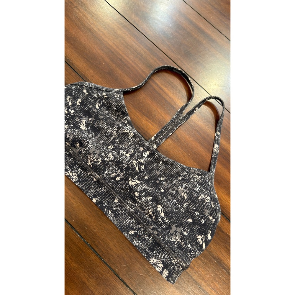 Lululemon Flow Y Bra Light Support Black White Digital Floral Print Size 8 - Picture 14 of 14